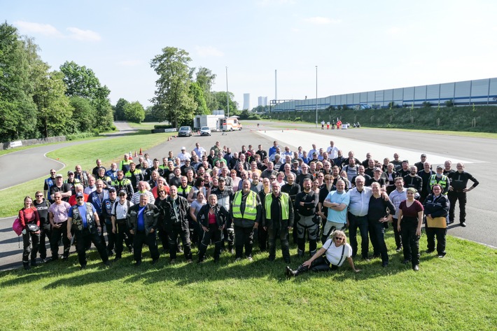 POL-COE: Kreis Recklinghausen/Bottrop/Kreis Coesfeld/Kreis Borken: Biker-Ausfahrt gibt wichtige Einblicke - erste "PoliTour" des Jahres erntet viel Lob der Teilnehmenden