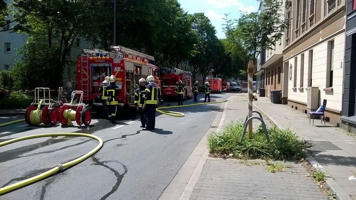 FW-GE: Zimmerbrand mit zwei Verletzten in Gelsenkirchen
