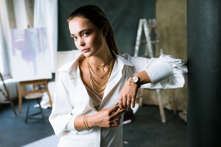 Die innovative Uhren- &amp; Schmuckkollektion von ATELIER VI VA lässt sich mit ein paar Handgriffen immer wieder verändern und bringt so die einzigartige Persönlichkeit jeder Frau kunstvoll zum Ausdruck
