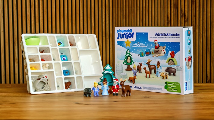 PLAYMOBIL JUNIOR Adventskalender überzeugt durch Nachhaltigkeit: Trays aus nachwachsender Holzfaser von PAPACKS®