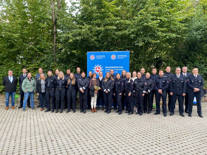POL-HM: Die Polizeiinspektion Hameln-Pyrmont/Holzminden begrüßt 22 neue Kolleginnen und Kollegen