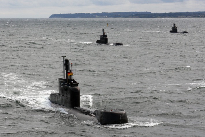 Marine - Pressebilder: Ein letztes "Leinen Los!" - Die Deutsche Marine nimmt Abschied von den Ubooten der Klasse 206 A (mit Bild)