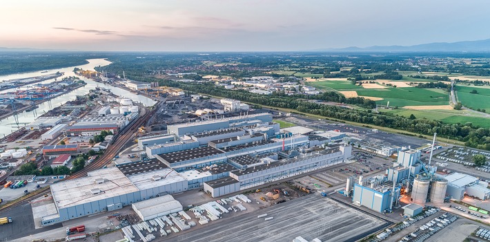Koehler Paper und die Badischen Stahlwerke starten Machbarkeitsprüfung für Windenergie im Rheinhafen Kehl