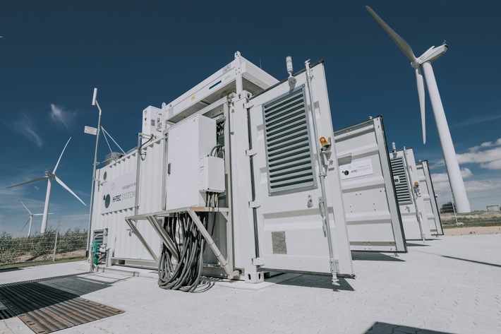 Grünes Licht der Kartellbehörden: GP JOULE gibt H-TEC SYSTEMS an MAN Energy Solutions ab