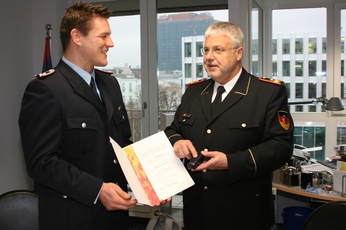 Feuerwehr-Förderung ermöglichte Olympiamedaille / Ringer Mirko Englich geehrt / Ausbildung an Brandenburger Feuerwehrschule
