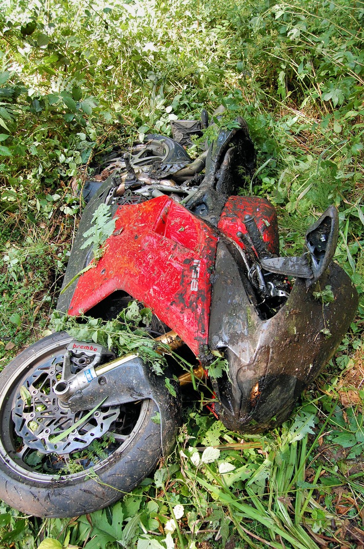 POL-PPWP: Herschberg: Motorradfahrer verunglückt schwer