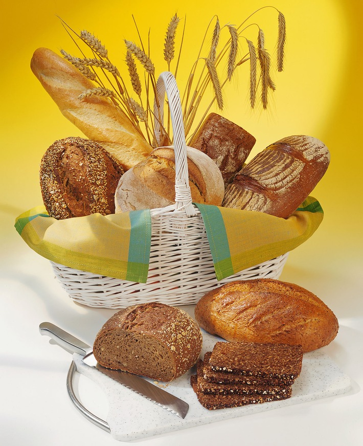 Brot: Aktuelle Hitliste der Lieblingssorten / Meinungswandel: 2007 mit zwei neuen Trends beim Brot / Ernährungswissenschaftler: Brot ist "Gesundheit mit Geschmack"