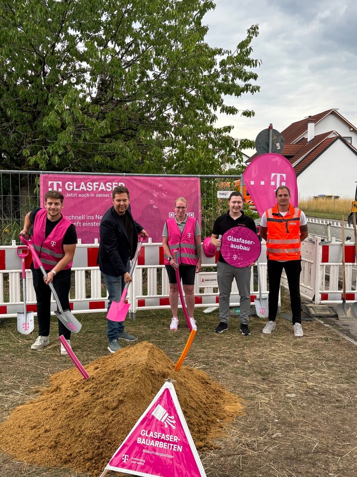 Obermeitingen: Besuch auf der Glasfaserbaustelle