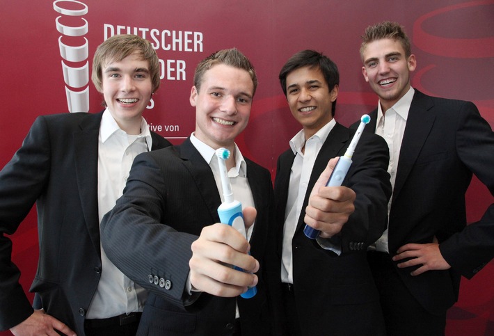 Strahlendes Siegerlächeln: Gewinnerteam des Deutschen Gründerpreises für Schüler setzt auf gesunde Zähne (mit Bild)