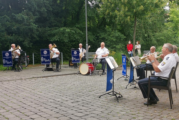 POL-HBPP: Polizeiorchester musiziert an Senioreneinrichtungen Tolle Bilanz rund um Gießen; nun geht