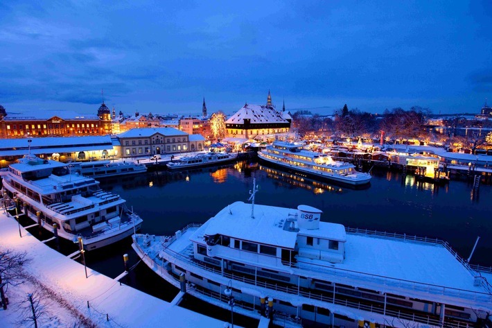 Weihnachtsmarkt am See in Konstanz / Weiterer Text über ots und www.presseportal.de/nr/177427 / Die Verwendung dieses Bildes für redaktionelle Zwecke ist unter Beachtung aller mitgeteilten Nutzungsbedingungen zulässig und dann auch honorarfrei. Veröffentlichung ausschließlich mit Bildrechte-Hinweis.