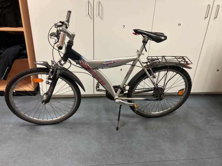 POL-STD: Buxtehude: Wem gehört das Fahrrad? (Foto)
