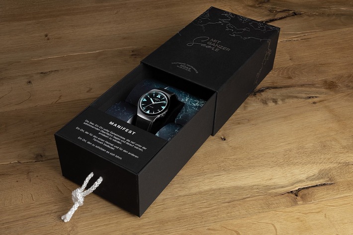 Let’s design the future  ̶  Green Product Award 2023: Nachhaltiges Uhrenetui aus hochwertigem Recyclingpapier von Koehler Paper nominiert
