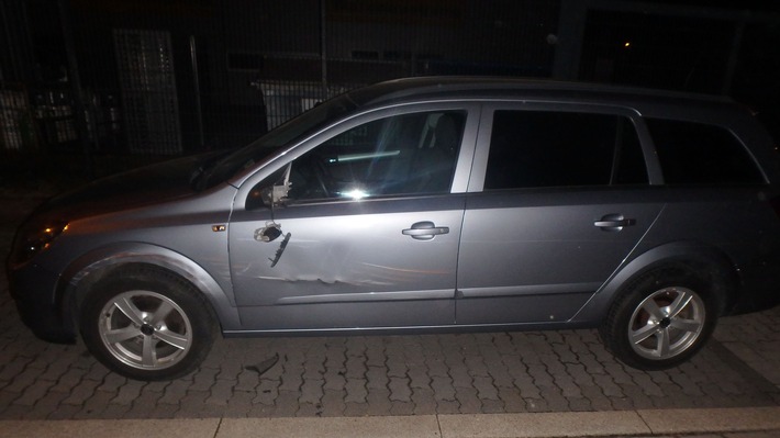 POL-EN: Wetter - Grauer Opel Astra beschädigt