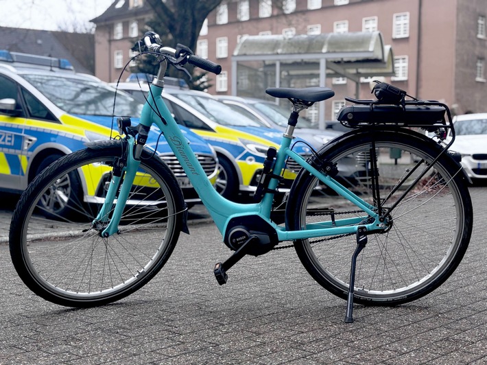 POL-GE: Mutmaßliche Fahrraddiebe gestellt/Wem gehört das entwendete Fahrrad?