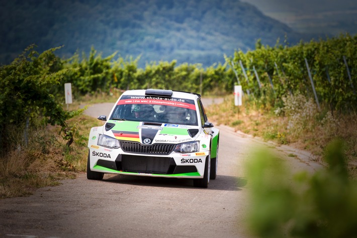 SKODA AUTO Deutschland-Piloten Fabian Kreim/Frank Christian beweisen großes Kämpferherz bei der Rallye Deutschland (FOTO)