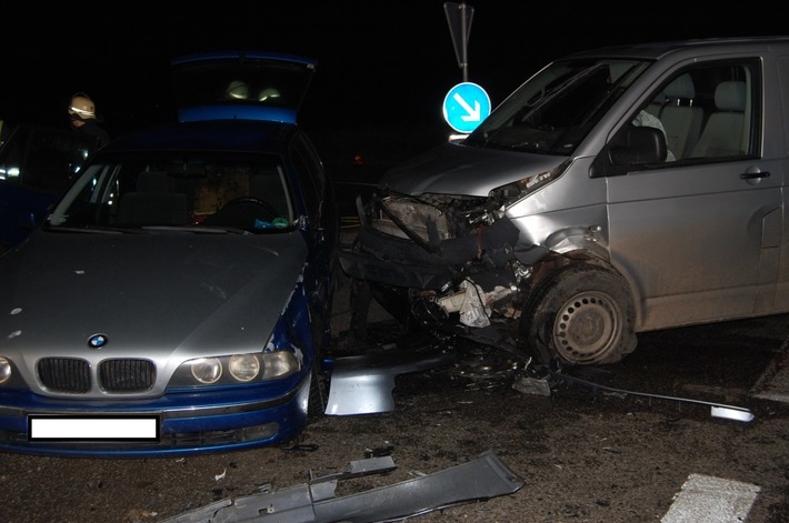 POL-PPWP: Verkehrsunfall mit 4 Verletzten