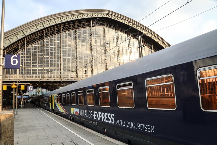 Nur beim Urlaubs-Express: Autoreisezüge nach Österreich / Marktführer Train4you veröffentlicht Sommerprogramm 2024 / Exklusive Verbindungen nach Innsbruck, Villach und München