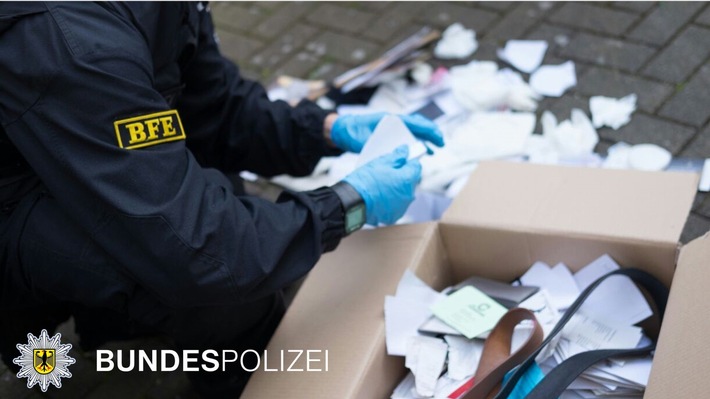 Bundespolizeidirektion München: Umsetzung richterlicher Beschlüsse / Bundespolizei durchsucht bei Tatverdächtigen einer gefährlichen Körperverletzung