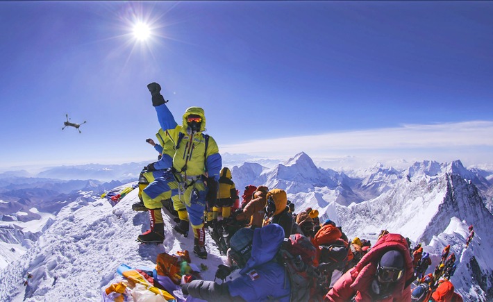 ProSieben MAXX auf dem Dach der Welt: Event-Doku &quot;Everest: Mission Weltrekord&quot; am Montag, 3. Oktober 2016, 20:15 Uhr