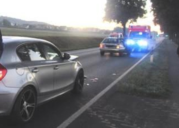 POL-HM: Nachtragsmitteilung zur Meldung "Verkehrsunfall mit 3 Verletzten - Überholer löst Auffahrunfall aus und flüchtet": neue Ermittlungsansätze -Insassen eines grünen VW Polo als Zeugen gesucht