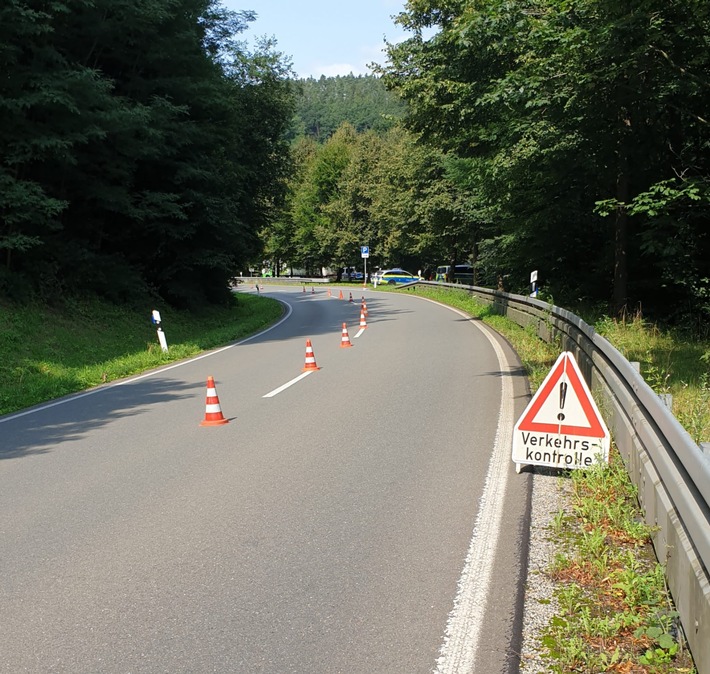 POL-KS: Verkehrskontrollen in Fuldatal: Berauschter Motorradfahrer nach Flucht gestellt; Schreckschusspistole sichergestellt