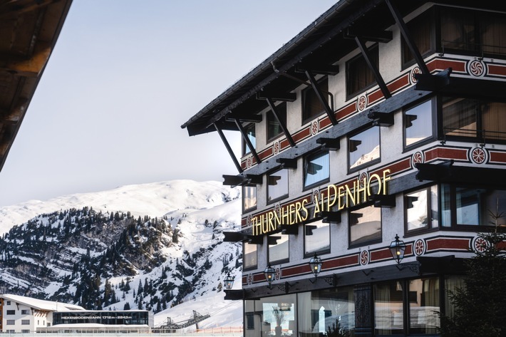 Das A-ROSA Collection Hotel Thurnher's Alpenhof liegt direkt an der Skipiste im bekannten Wintersportort Zürs am Arlberg. Foto: DSR Hotel Holding / Weiterer Text über ots und www.presseportal.de/nr/126836 / Die Verwendung dieses Bildes für redaktionelle Zwecke ist unter Beachtung aller mitgeteilten Nutzungsbedingungen zulässig und dann auch honorarfrei. Veröffentlichung ausschließlich mit Bildrechte-Hinweis.