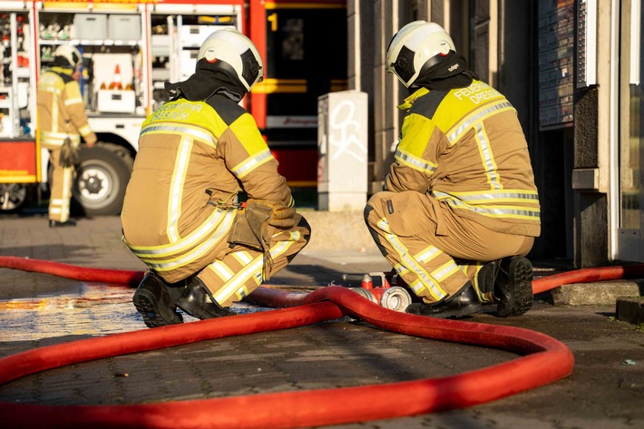 FW Dresden: Brand in der 14. Grundschule