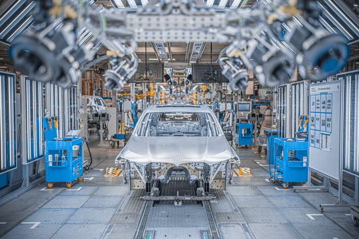 BMW Group sichert sich CO2-reduzierten Stahl für das weltweite Produktionsnetzwerk / Ab 2026 bereits über ein Drittel des weltweiten Stahl-Einkaufsvolumens mit weniger CO2 Emissionen