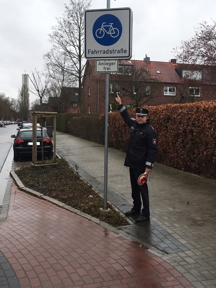 POL-WHV: Polizeiinspektion Wilhelmshaven/Friesland klärt über die Besonderheiten der Fahrradstraße auf