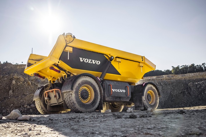 Holcim et Volvo collaborent sur l&#039;utilisation de dumpers électriques autonomes