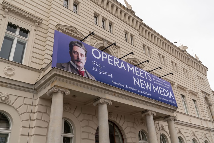 Tausende Interessierte besuchen Bertelsmann-Ausstellung &quot;Opera Meets New Media&quot;