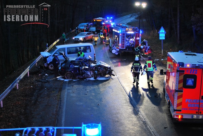 FW-MK: Schwerer Verkehrsunfall auf der Dortmunder Straße - Einsatzreicher Nachmittag