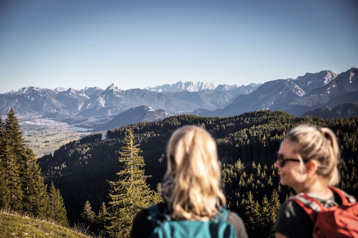 Auszeit mit Alpenblick. Leichter Wandergenuss durch Halbtages- und Tagestouren im Allgäu. 84 Touren ergänzen 54 Etappen der Wandertrilogie Allgäu.