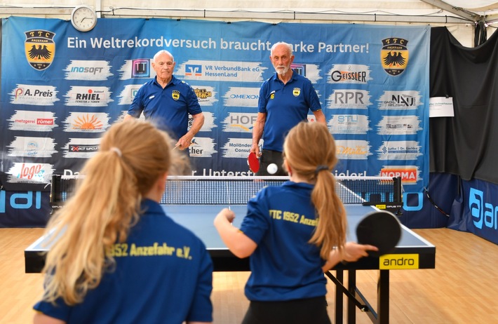 RID-Weltrekord an der Platte: »TTC 1952 Anzefahr e.V.« schreibt Tischtennis-Geschichte