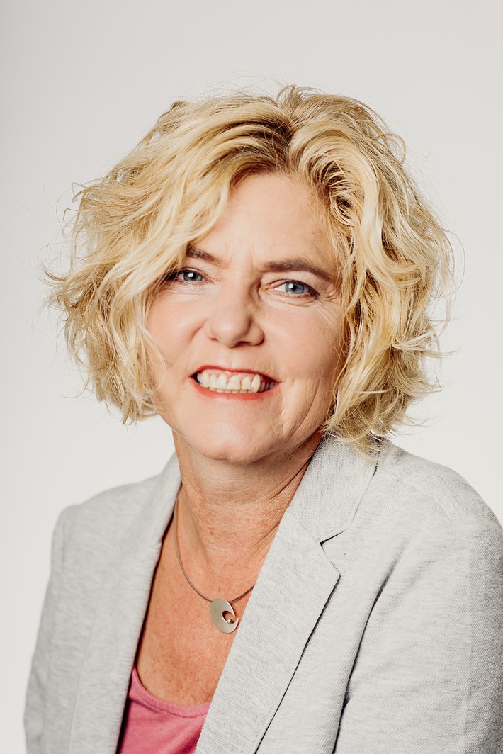 Karin Hawelka, nouvelle directrice des campagnes chez QUATRE PATTES en Suisse