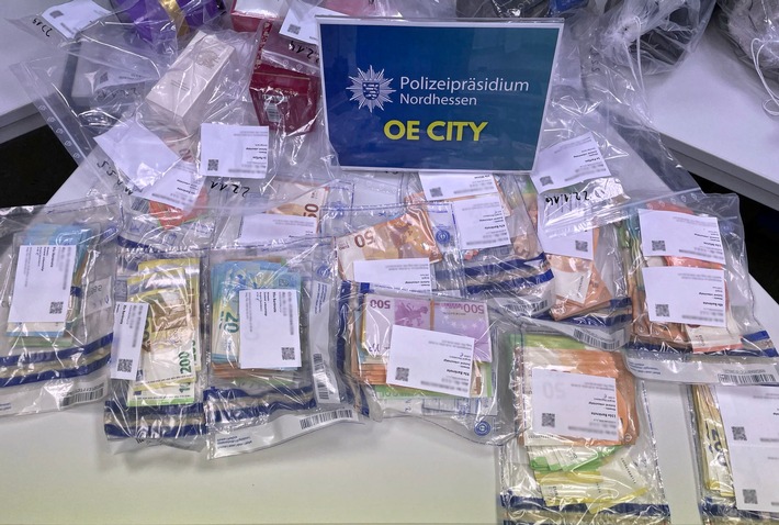 POL-KS: OE City stellt Kokain und Drogengeld im Wert von über 80.000 Euro sicher: Mutmaßlicher Dealer wird Haftrichter vorgeführt