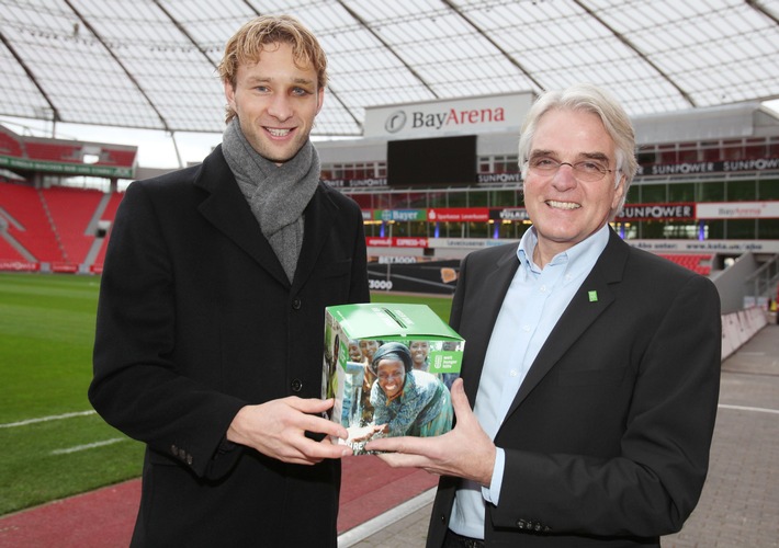 Weihnachtsgrüße aus der Mannschaftskasse. Werkself von Bayer 04 Leverkusen spendet 5.000 Euro an die Welthungerhilfe (mit Bild)