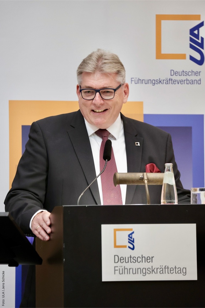 Deutscher Führungskräftetag 2026: Führungskräfte fordern politische Weichenstellungen für eine zukunftsorientierte Arbeitswelt