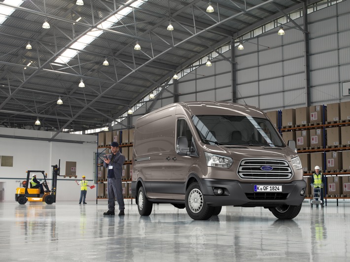 Neuer Ford Transit Courier feiert Weltpremiere auf der "Commercial Vehicle Show 2013" in Birmingham (BILD)