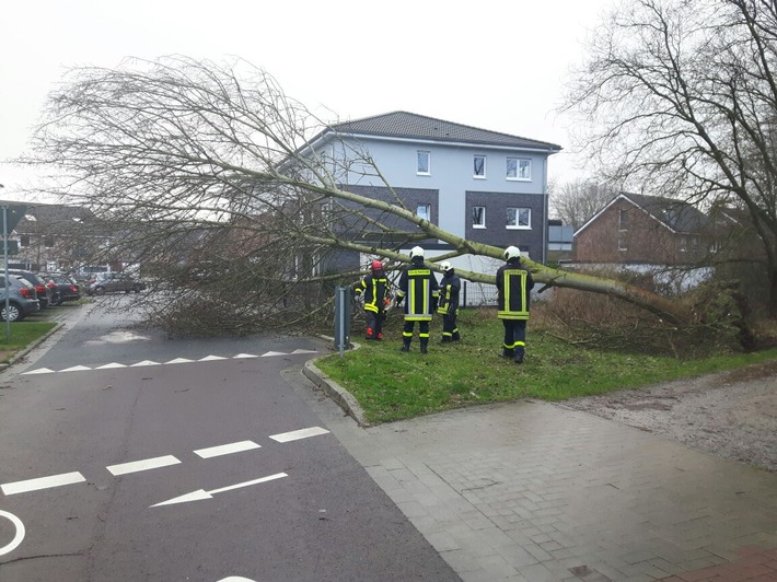 FW-Dorsten: Erste Bilanz nach dem Sturmtief "Friederike" der Feuerwehr Dorsten