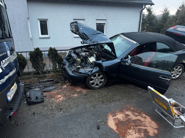 FW-EN: Verkehrsunfall Brantener Straße