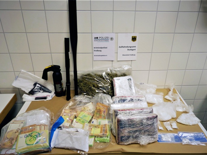 POL-FR: Unerlaubte Einfuhr und unerlaubter Handel mit Kokain - Intensive Ermittlungen der Kriminalpolizei und des Zollfahndungsamt Stuttgart, Dienstsitz Freiburg, führen zur Täterfestnahme