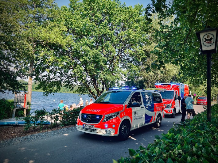 FW Marienheide: Person durch vorbildliches Eingreifen von Ersthelfern vor Ertrinken gerettet