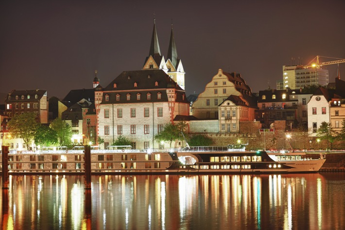 Winter auf dem Fluss - romantisch, köstlich, gesellig