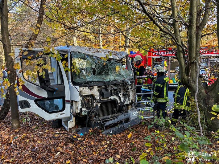 FW Rösrath: Jahresabschlussübung "Eiserner Retter" der Feuerwehr Rösrath