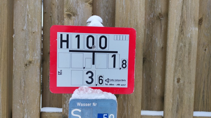FW Celle: Die Feuerwehr Celle bittet um Ihre Mithilfe: Halten Sie Hydranten frei von Schnee!