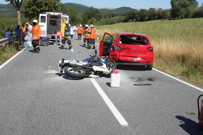 POL-PDKL: Motorradfahrerin schwer verletzt