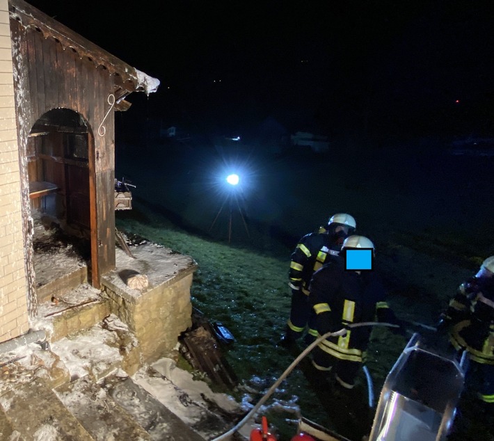 POL-PDKL: Brand eines Anbaues