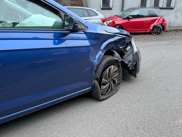 POL-GM: Sekundenschlaf - Von der Straße abgekommen